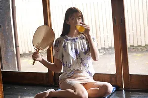 Mùa hè buồn chán ở quê làm tình cô vợ gần nhà thiếu thốn vì lấy gã chồng già